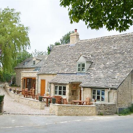 بورتون أُنذ ووتر The Plough B&B المظهر الخارجي الصورة