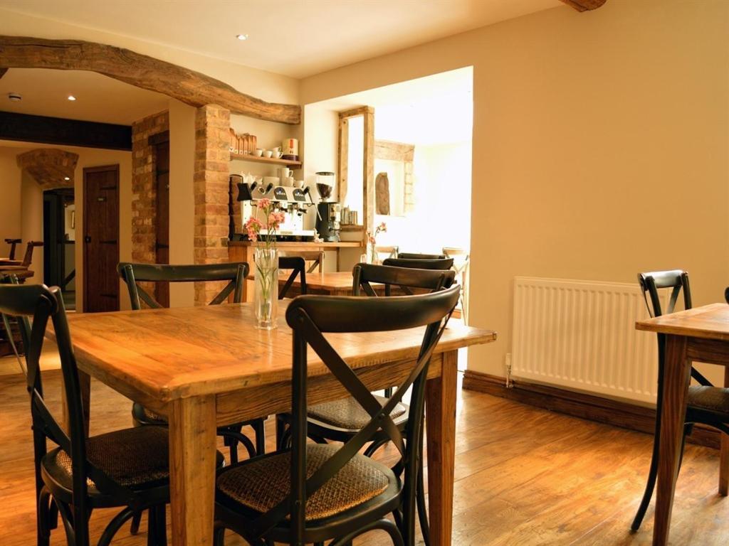 بورتون أُنذ ووتر The Plough B&B المظهر الخارجي الصورة